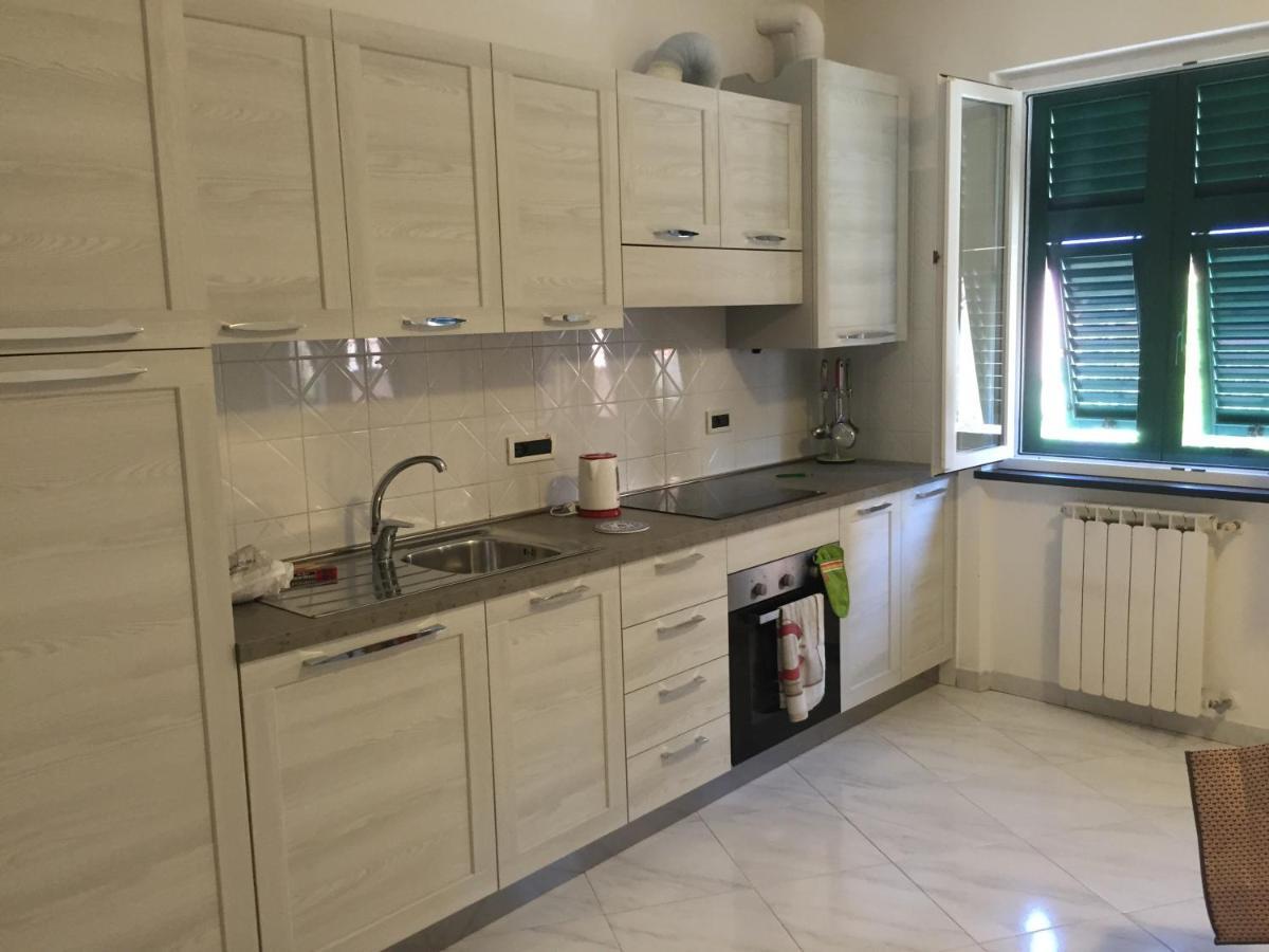 Riviera Apartments Леванто Экстерьер фото